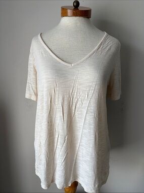 Light Cream V-Neck Women's Tee Luxe old navy